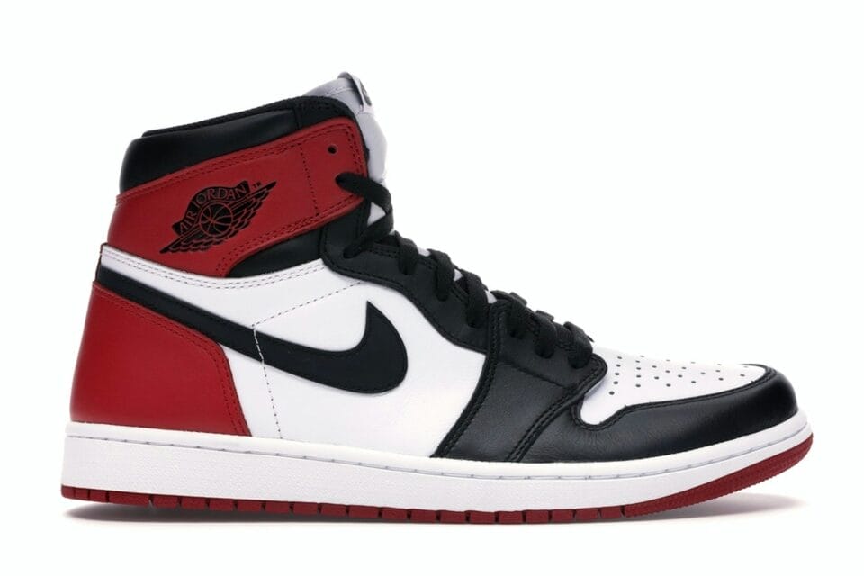 Air Jordan 1 Retro High OG Black Toe (2016 edition) Sneakers - 555088-125